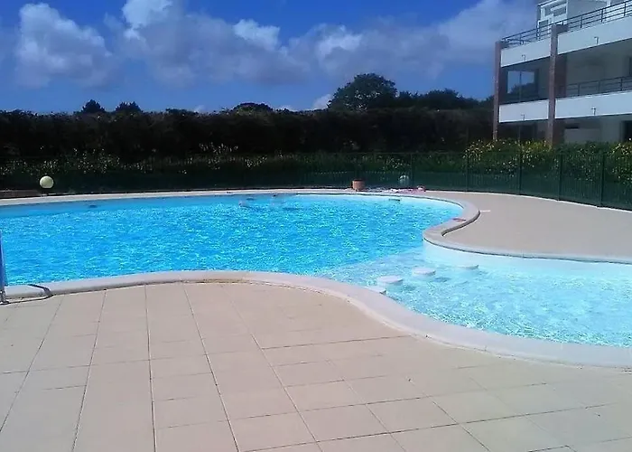 - 700m Port - 200m Golf - Wifi - Piscine *