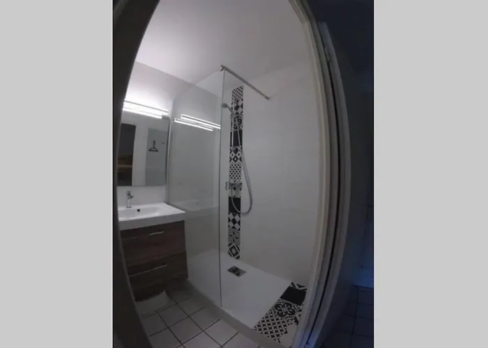 - 700m Port - 200m Golf - Wifi - Piscine