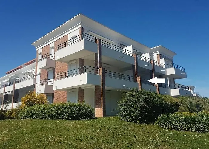 - 700m Port - 200m Golf - Wifi - Piscine Pornic