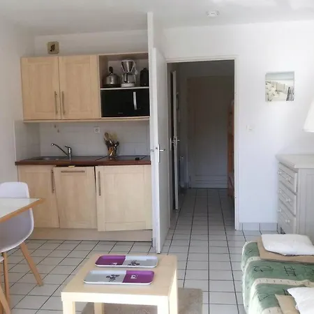 - 700m Port - 200m Golf - Wifi - Piscine 公寓