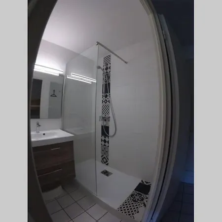 - 700m Port - 200m Golf - Wifi - Piscine